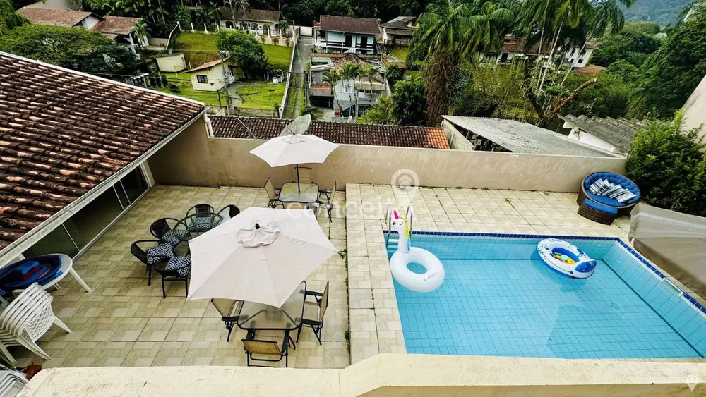 Casa, 4 quartos, 267 m² - Foto 1