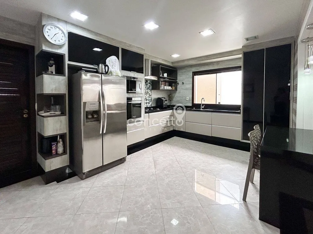 Casa, 3 quartos, 330 m² - Foto 10