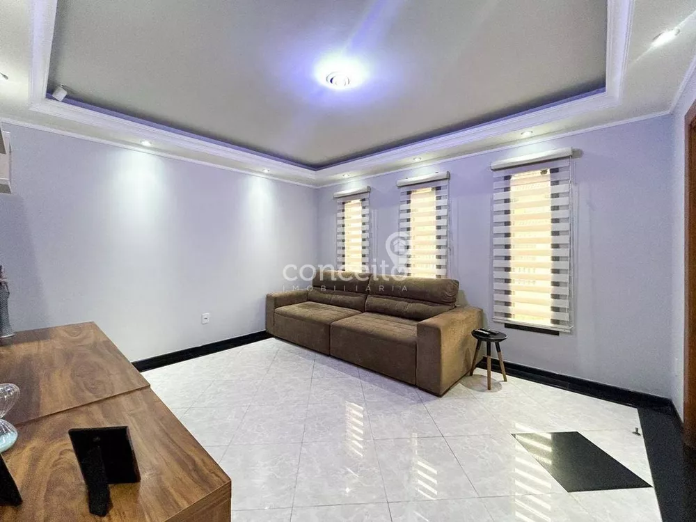 Casa, 3 quartos, 330 m² - Foto 1