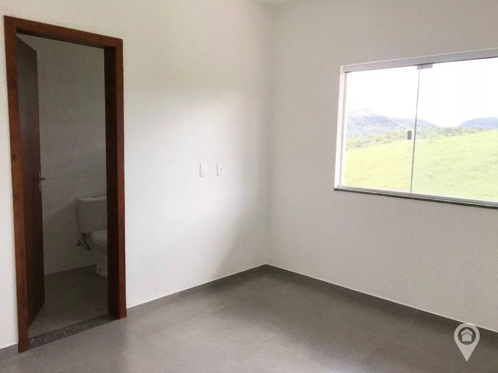 Casa à venda com 3 quartos, 87m² - Foto 8