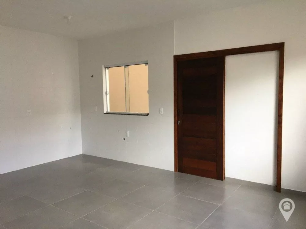 Casa à venda com 3 quartos, 87m² - Foto 4