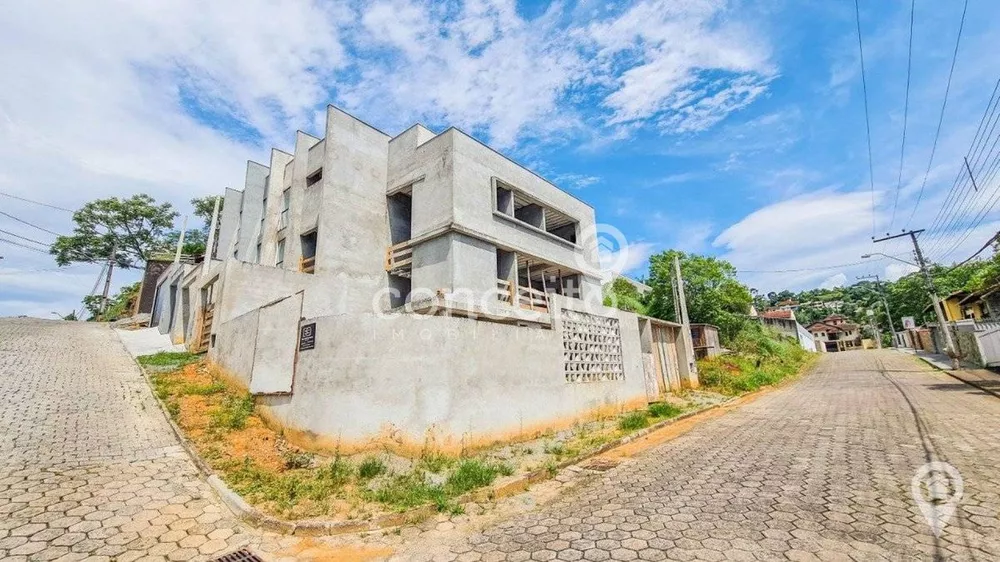 Sobrado à venda com 3 quartos, 168m² - Foto 1