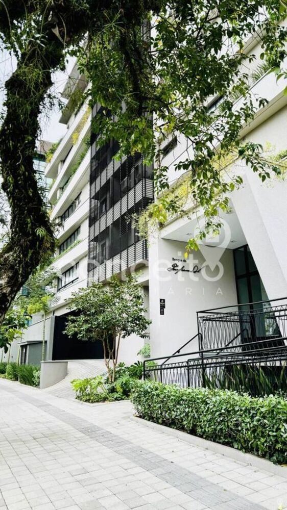 Apartamento à venda com 4 quartos, 218m² - Foto 1
