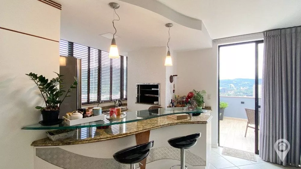 Cobertura, 3 quartos, 299 m² - Foto 2