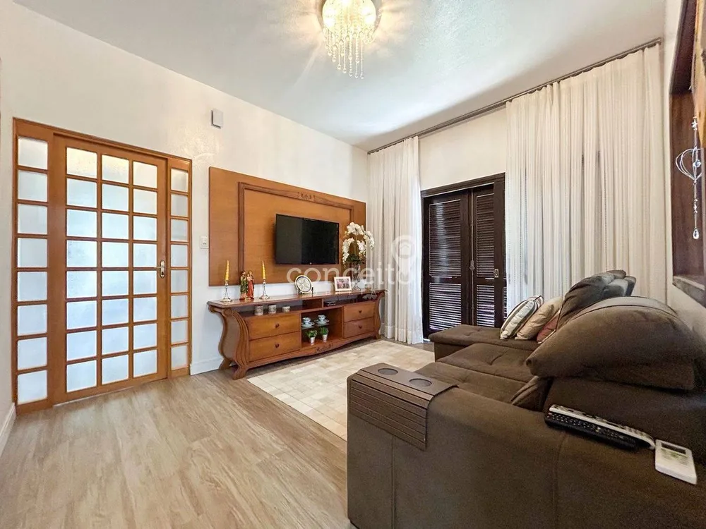 Casa, 3 quartos, 248 m² - Foto 2