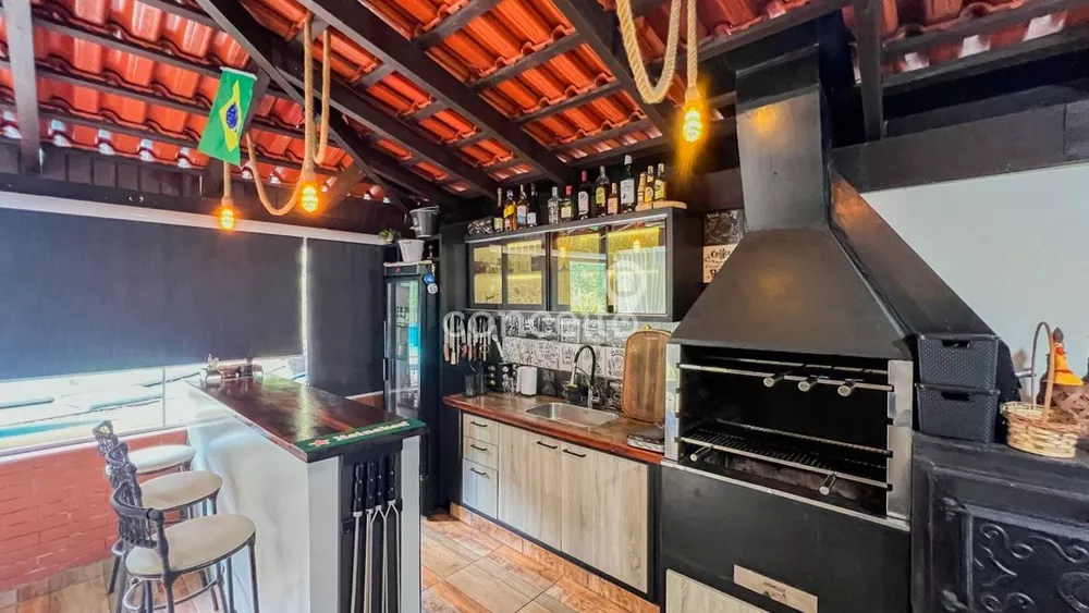Casa, 3 quartos, 232 m² - Foto 2