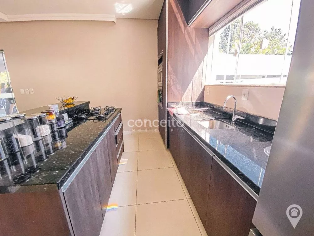 Casa, 3 quartos, 267 m² - Foto 1