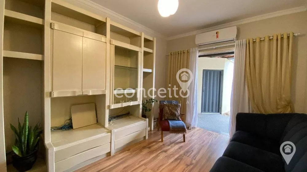 Casa à venda com 3 quartos, 199m² - Foto 14