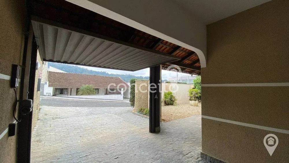 Casa à venda com 3 quartos, 199m² - Foto 2