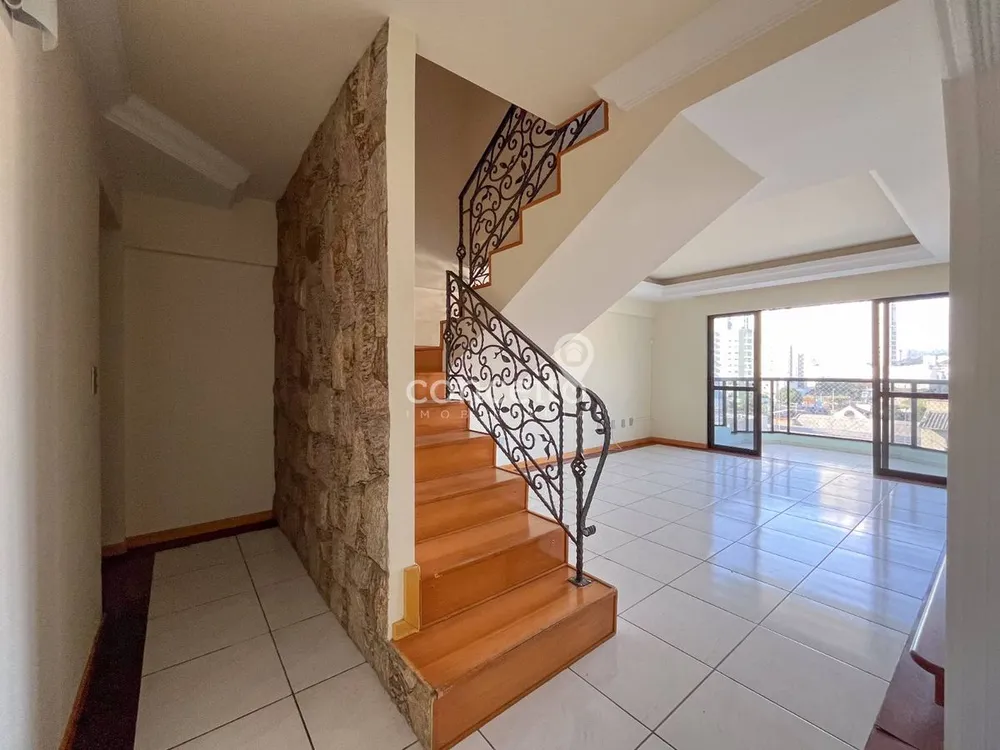 Apartamento, 3 quartos, 225 m² - Foto 2
