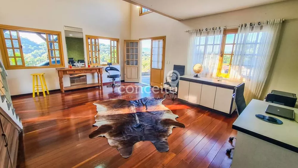 Casa, 3 quartos, 286 m² - Foto 1