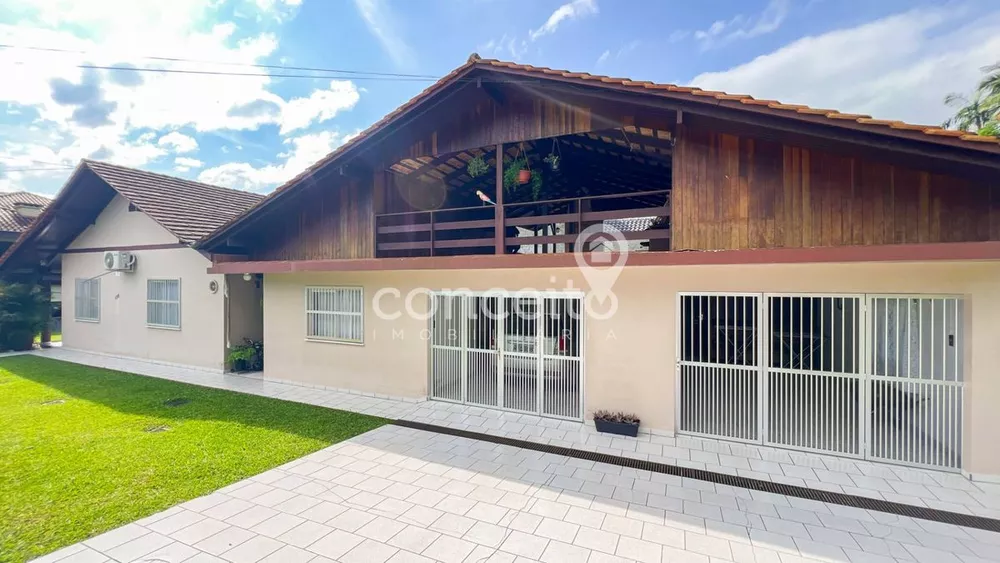 Casa à venda com 4 quartos, 177m² - Foto 2