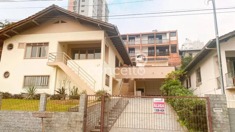 Casa para alugar com 3 quartos, 197m² - Foto 1