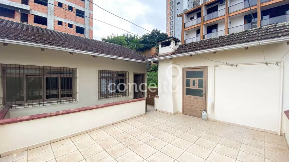 Casa para alugar com 3 quartos, 197m² - Foto 11