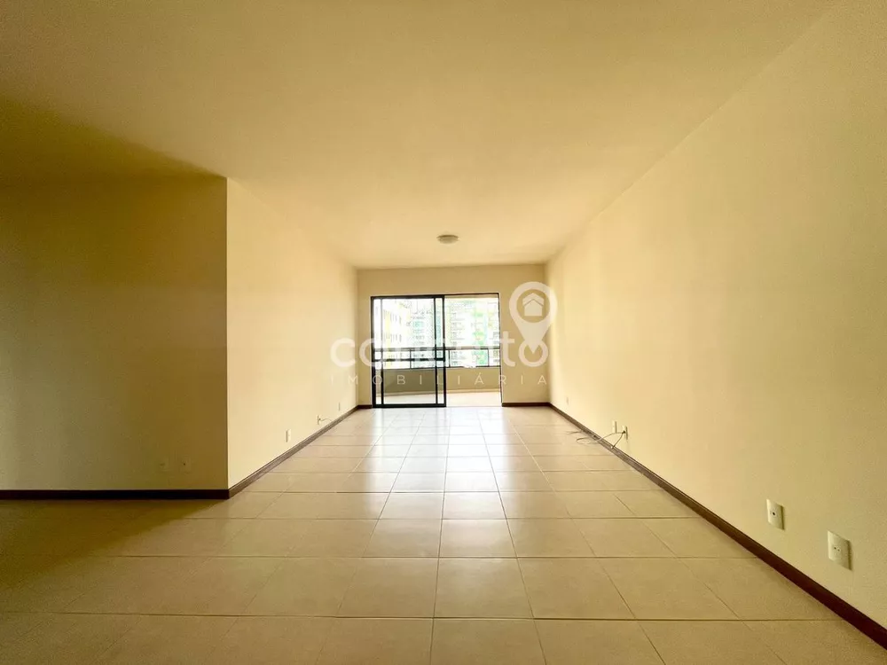 Apartamento à venda com 3 quartos, 155m² - Foto 2