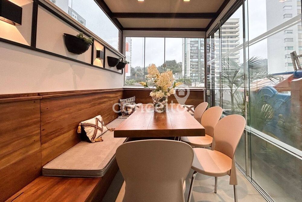 Apartamento, 3 quartos, 184 m² - Foto 1