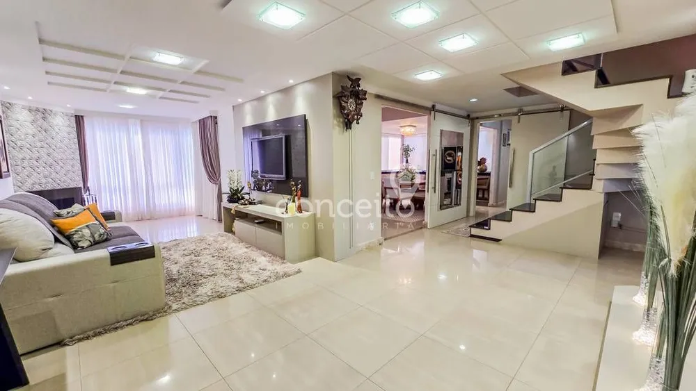 Apartamento, 3 quartos, 240 m² - Foto 1