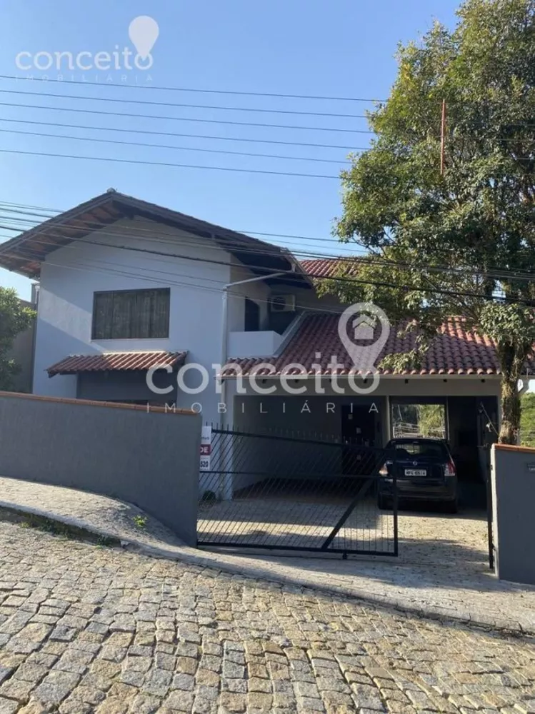 Casa à venda com 3 quartos, 172m² - Foto 1