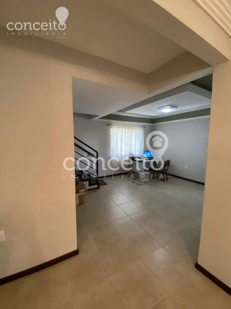 Casa à venda com 3 quartos, 172m² - Foto 2