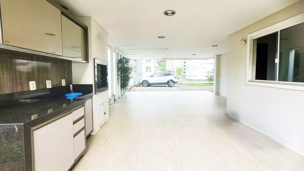 Casa, 4 quartos, 204 m² - Foto 1