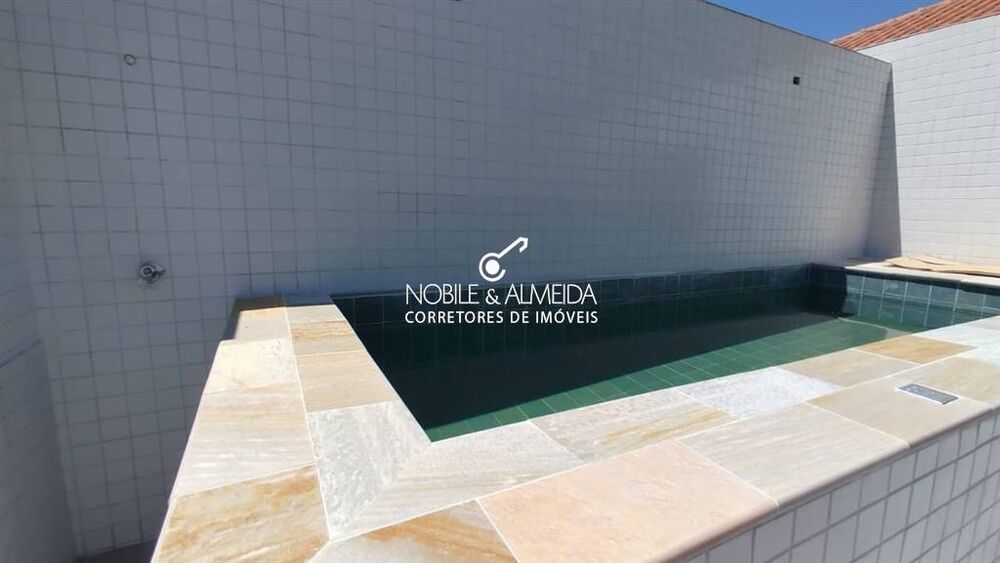 Casa à venda com 3 quartos, 220m² - Foto 1