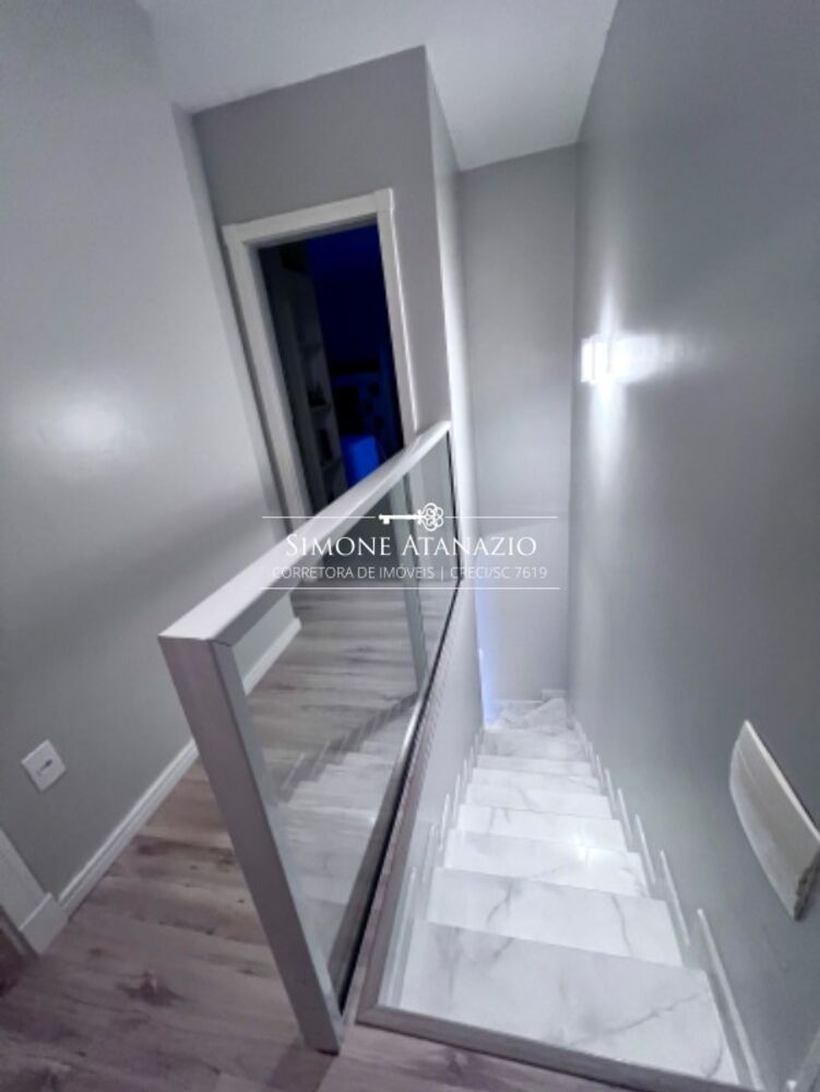 Casa à venda com 4 quartos, 124m² - Foto 2