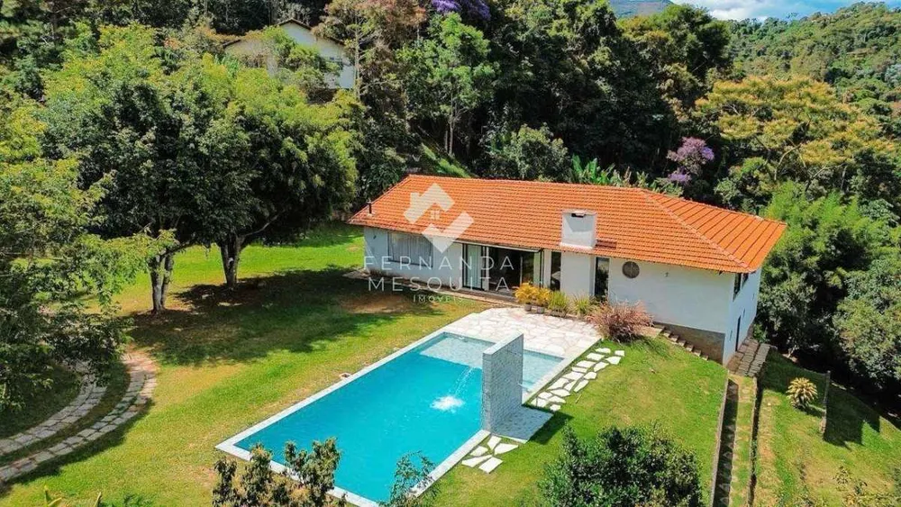 Casa, 4 quartos, 270 m² - Foto 1