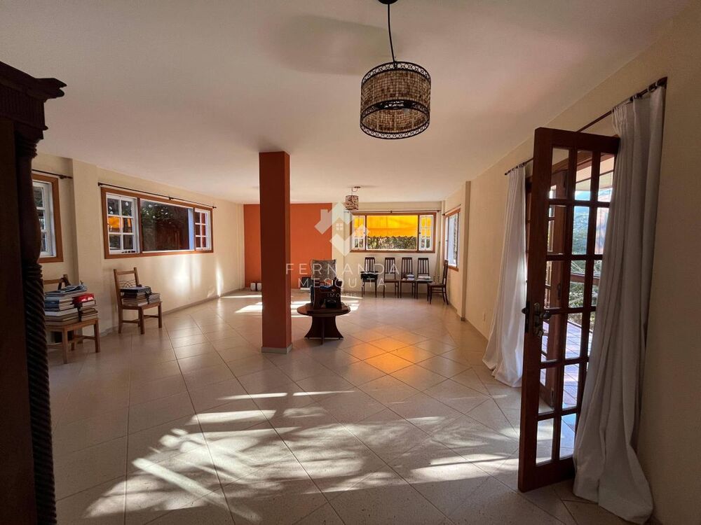 Casa de Condomínio à venda com 4 quartos, 294m² - Foto 4