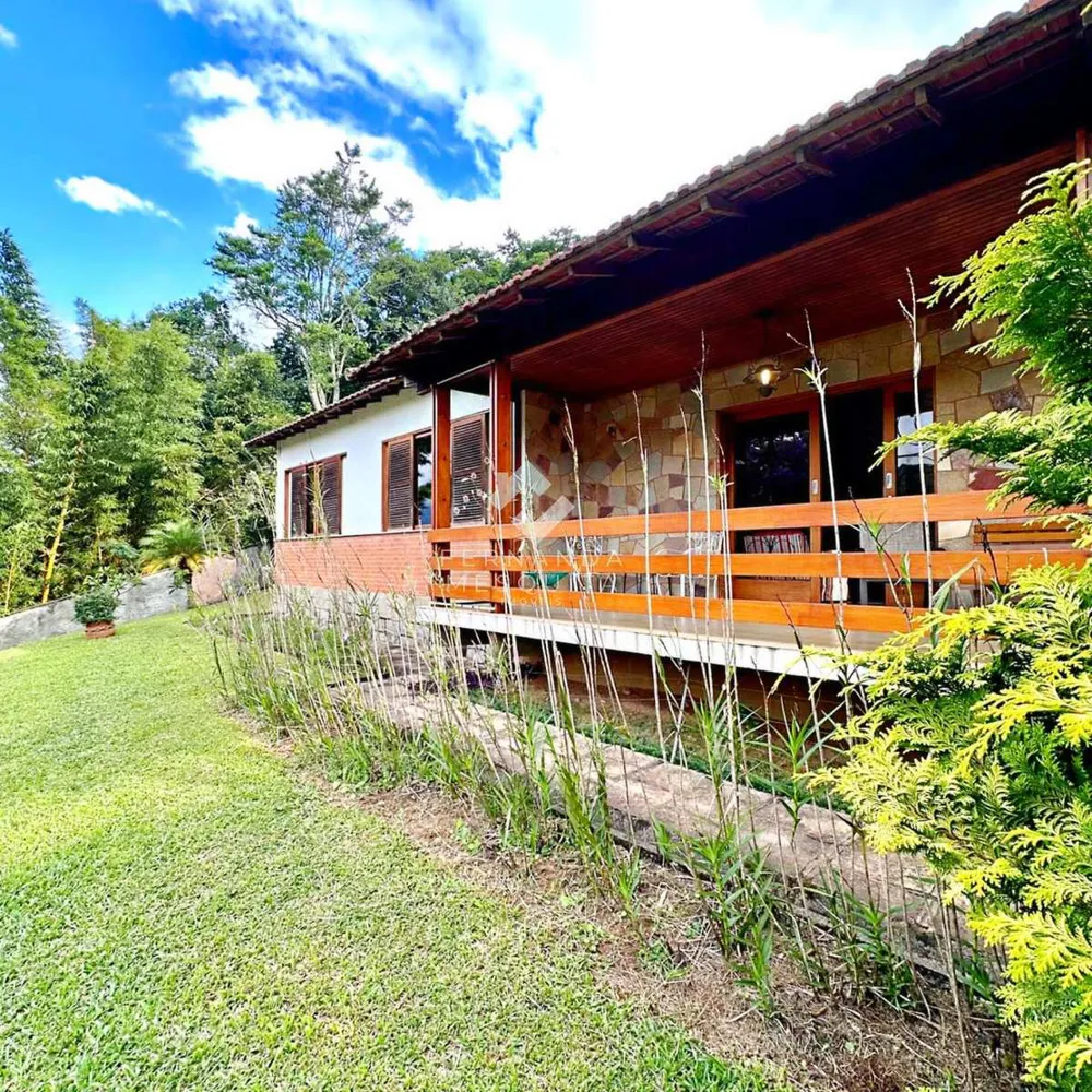 Casa, 3 quartos, 161 m² - Foto 1