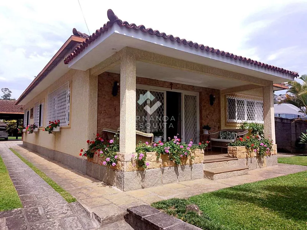 Casa, 3 quartos, 141 m² - Foto 1