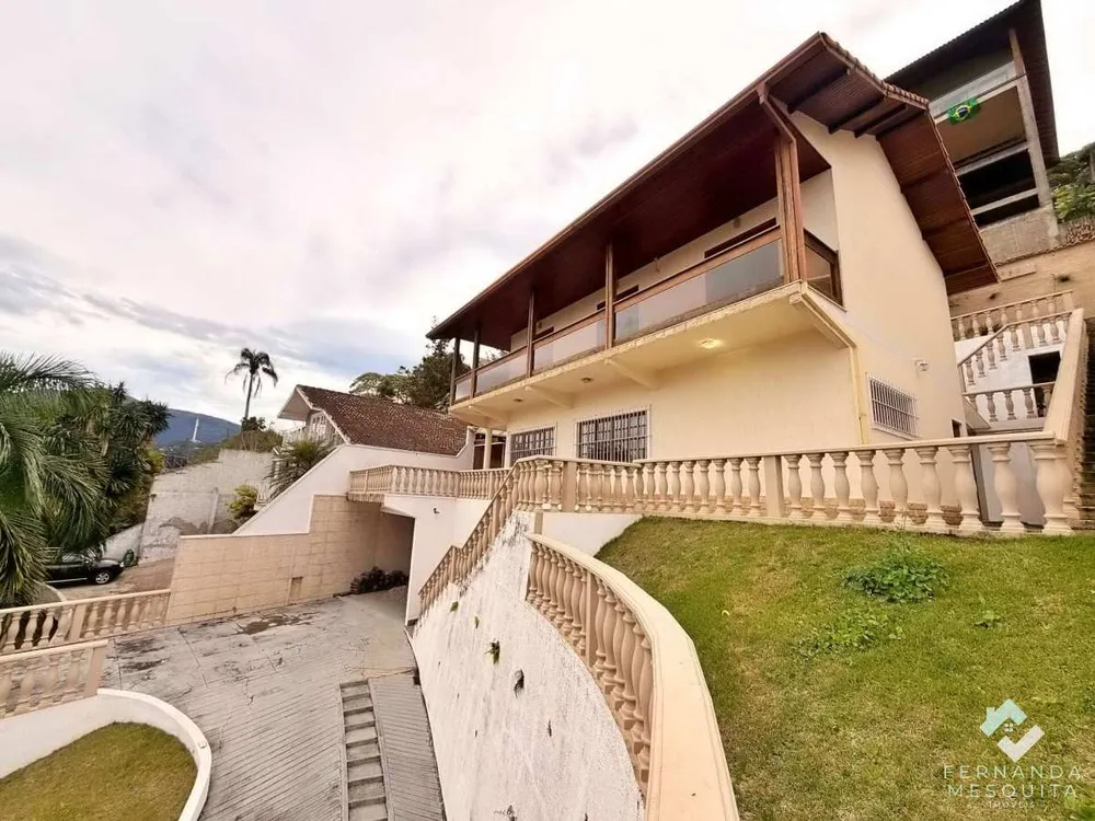 Casa, 4 quartos, 195 m² - Foto 1