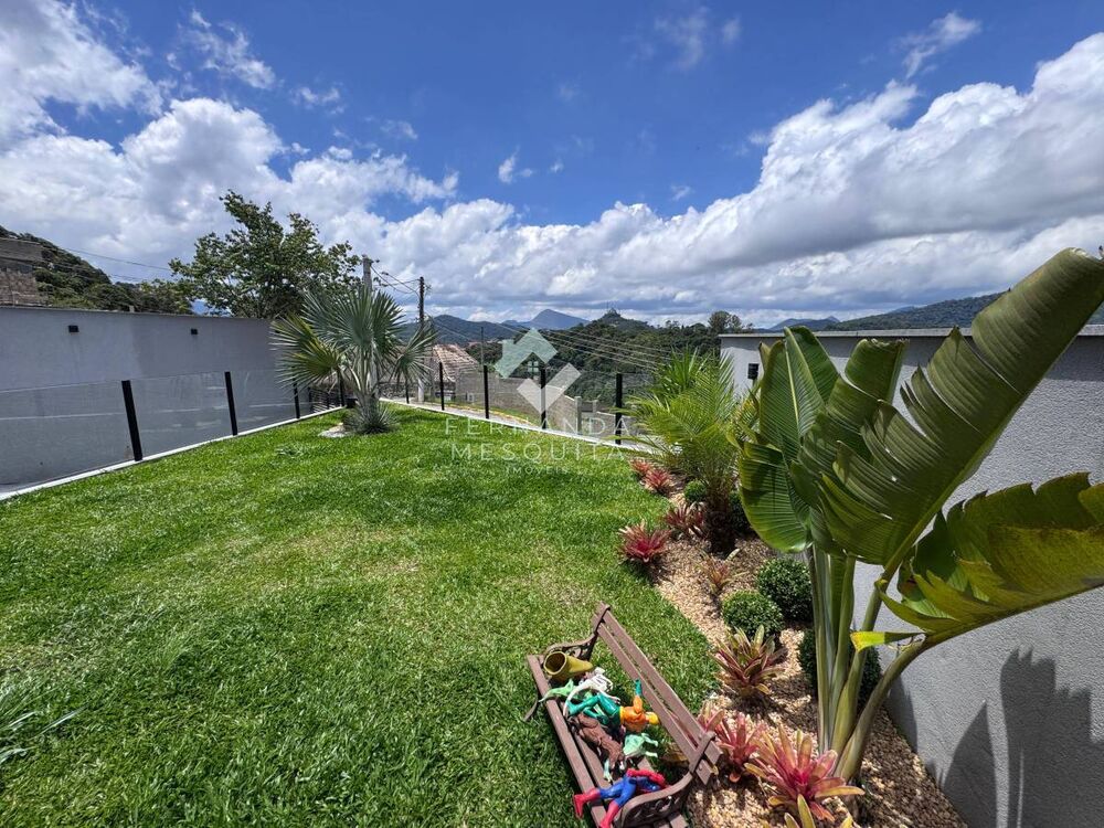 Casa de Condomínio à venda com 4 quartos, 337m² - Foto 1
