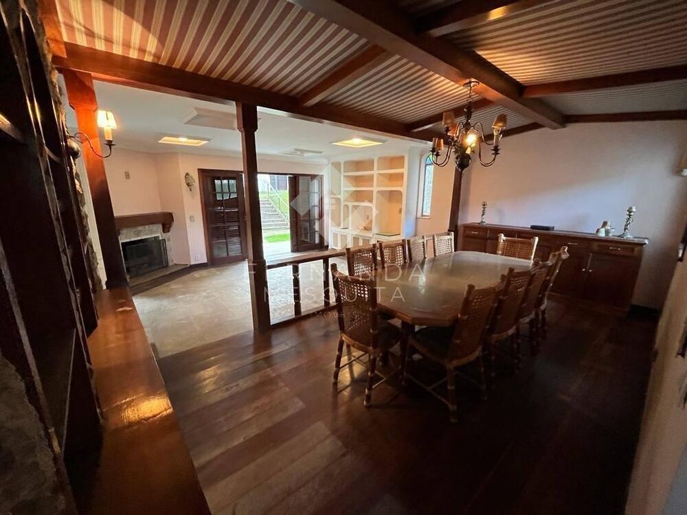 Casa de Condomínio à venda com 5 quartos, 212m² - Foto 3