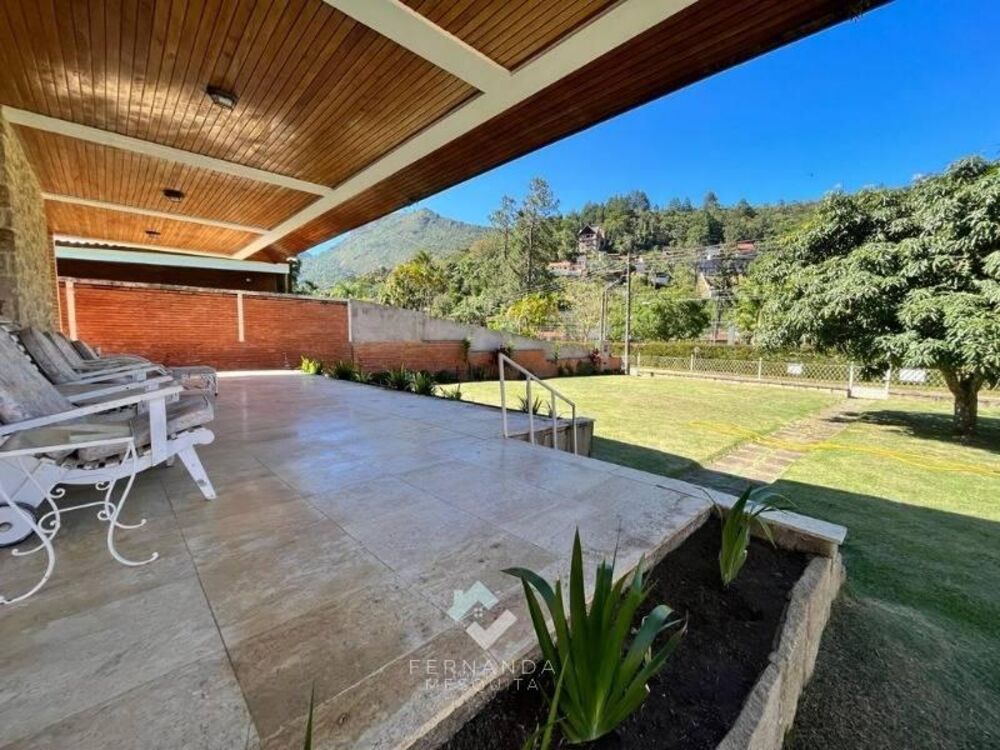 Casa de Condomínio à venda com 5 quartos, 350m² - Foto 1