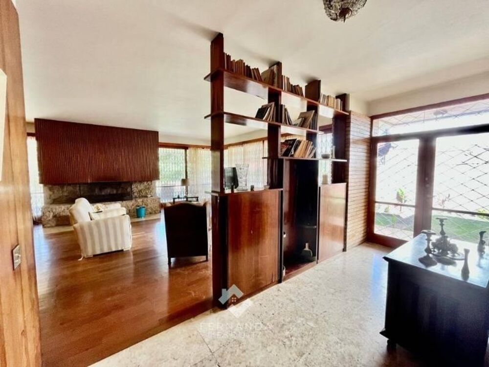 Casa de Condomínio à venda com 5 quartos, 350m² - Foto 2