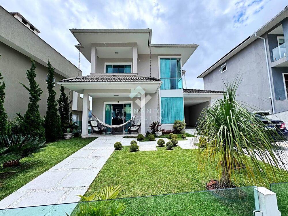 Casa de Condomínio à venda com 4 quartos, 350m² - Foto 1