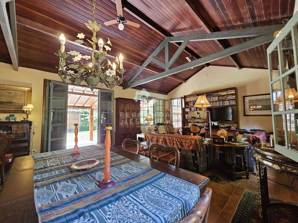 Casa de Condomínio à venda com 4 quartos, 226m² - Foto 3
