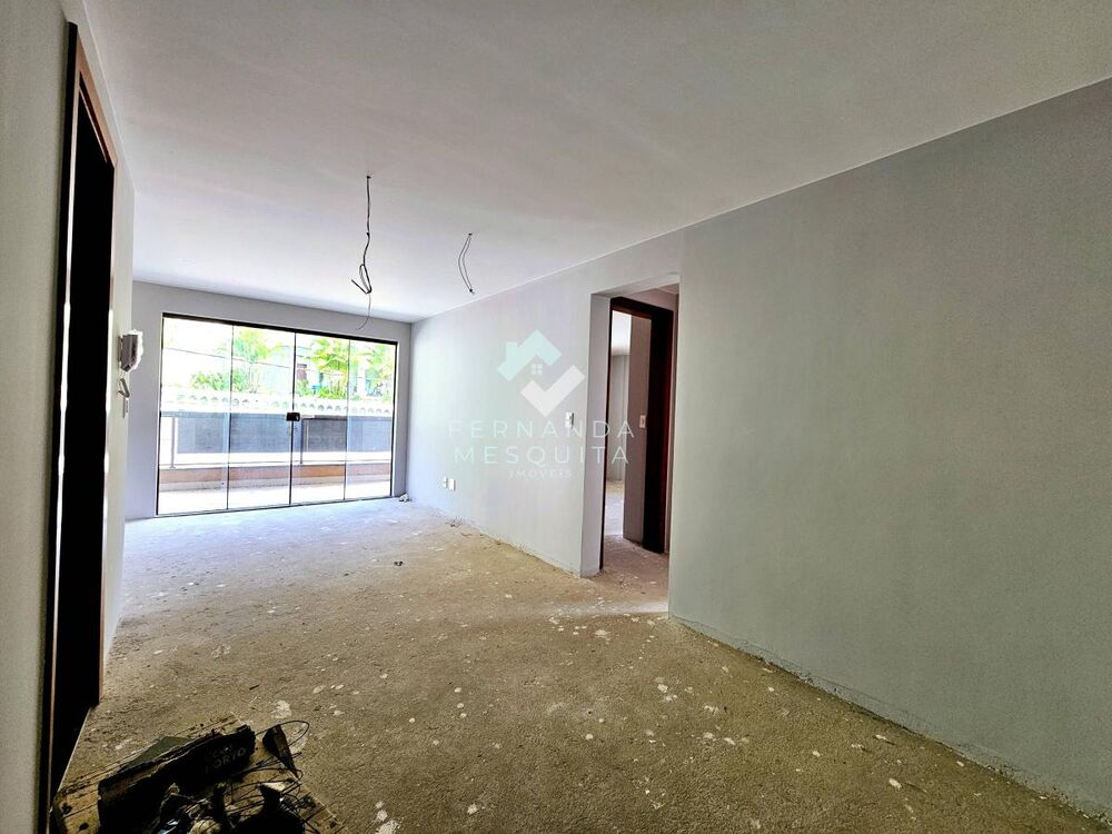 Apartamento à venda com 2 quartos, 80m² - Foto 2