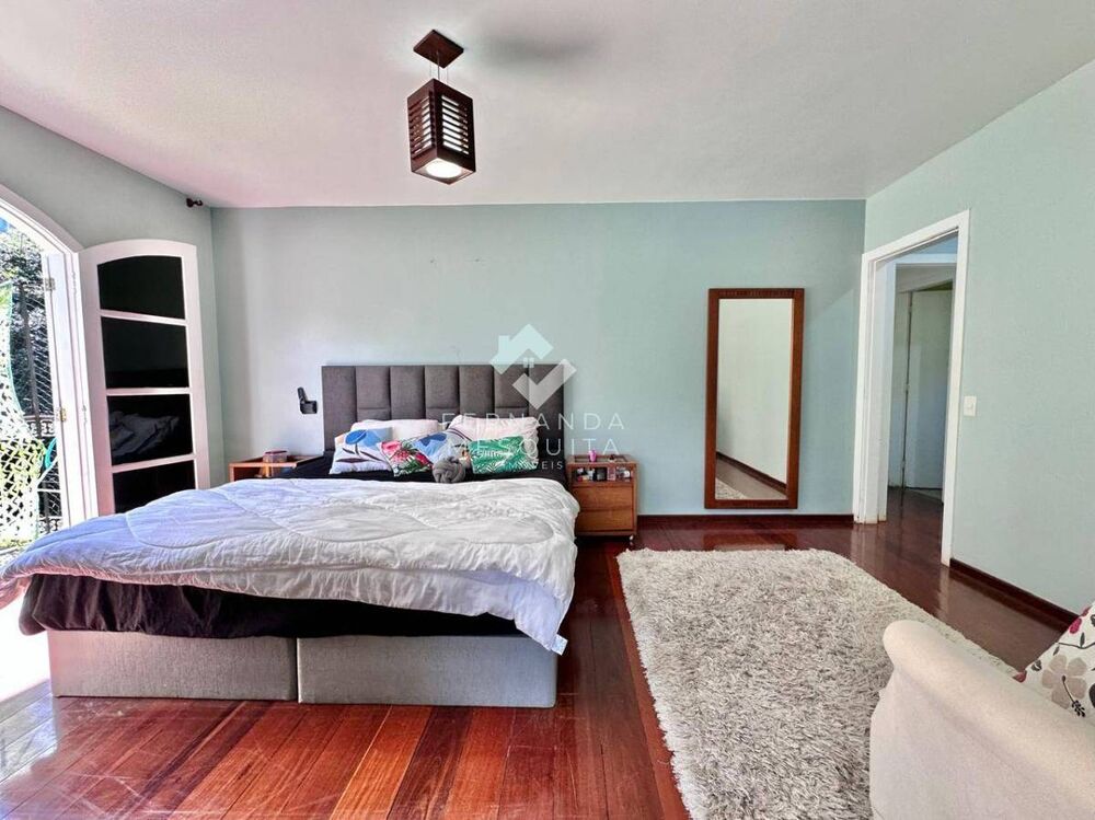 Casa à venda com 5 quartos, 247m² - Foto 4
