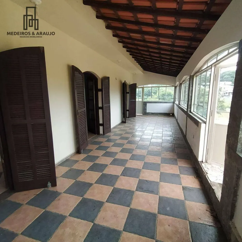 Casa, 4 quartos, 210 m² - Foto 1
