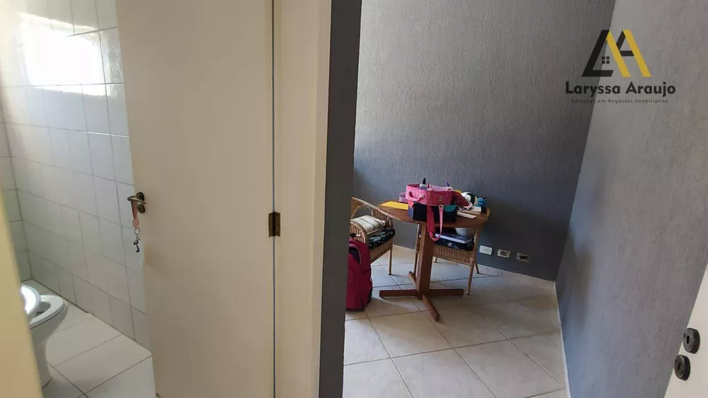 Chácara à venda com 4 quartos, 530m² - Foto 1