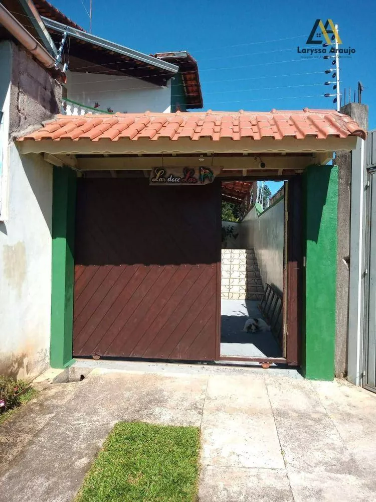 Casa à venda com 3 quartos, 218m² - Foto 2