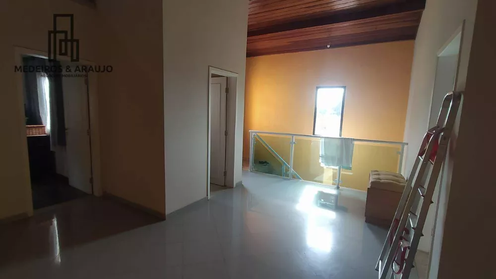 Chácara à venda com 6 quartos, 880m² - Foto 1