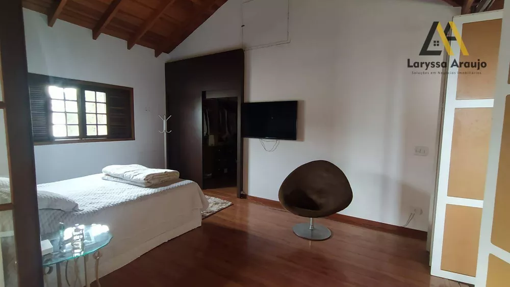 Casa à venda com 2 quartos, 252m² - Foto 4