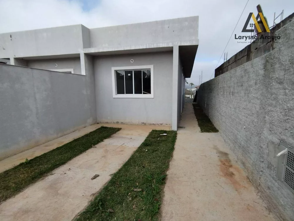 Casa à venda com 2 quartos, 72m² - Foto 1