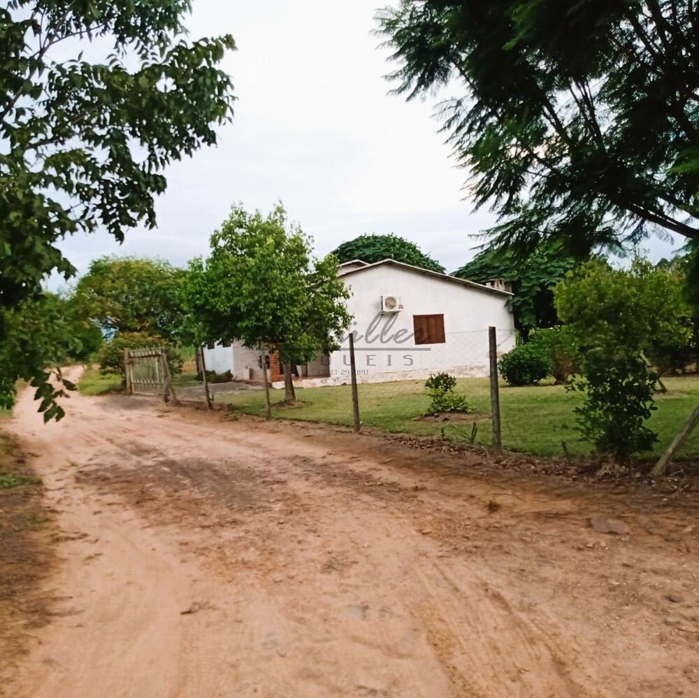 Chácara à venda com 2 quartos, 450m² - Foto 2