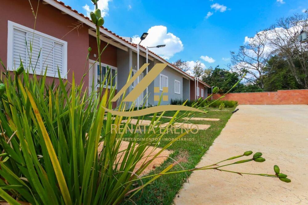 Casa à venda com 2 quartos, 120m² - Foto 1