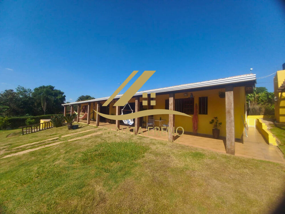 Chácara à venda com 2 quartos, 180m² - Foto 1