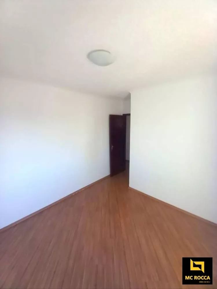 Apartamento à venda com 2 quartos, 70m² - Foto 2