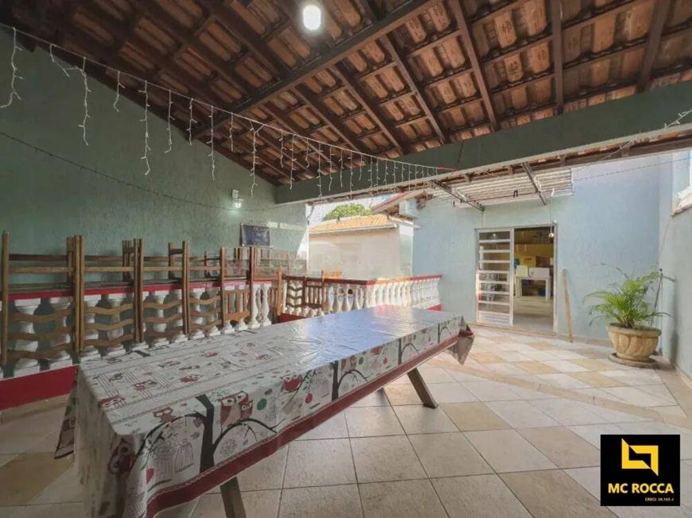 Casa, 3 quartos, 262 m² - Foto 1